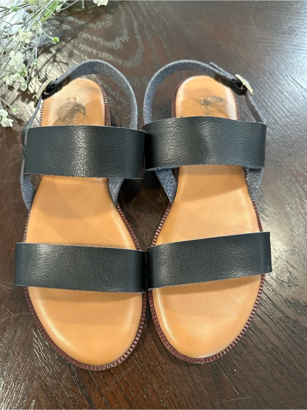 Women’s Black Flat Sandals Slingback Ankle Strap Comfort Size 8 Cushionaire